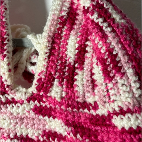 Crochet halter top pink and white 🤍🩷 - Picture 4 of 6
